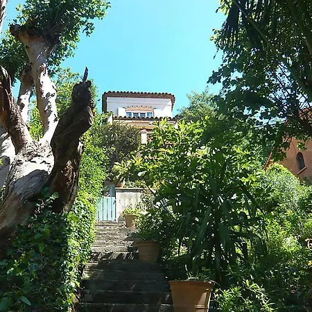Semesterbostad Pardigon Sleeps 6 Air Con Wifi