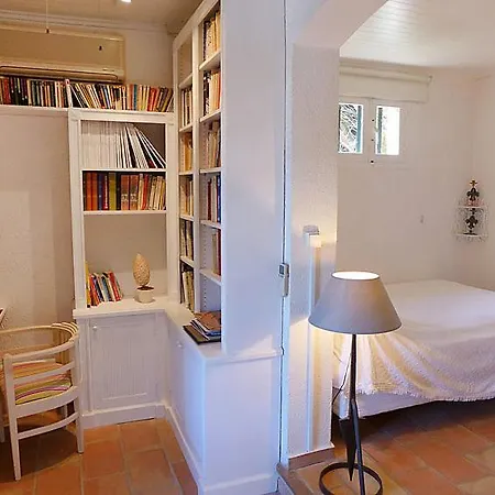 Semesterbostad Pardigon Sleeps 6 Air Con Wifi *